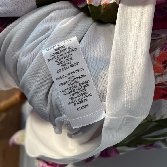 Gabby Skye Floral Print Dress - Picture 9 of 10